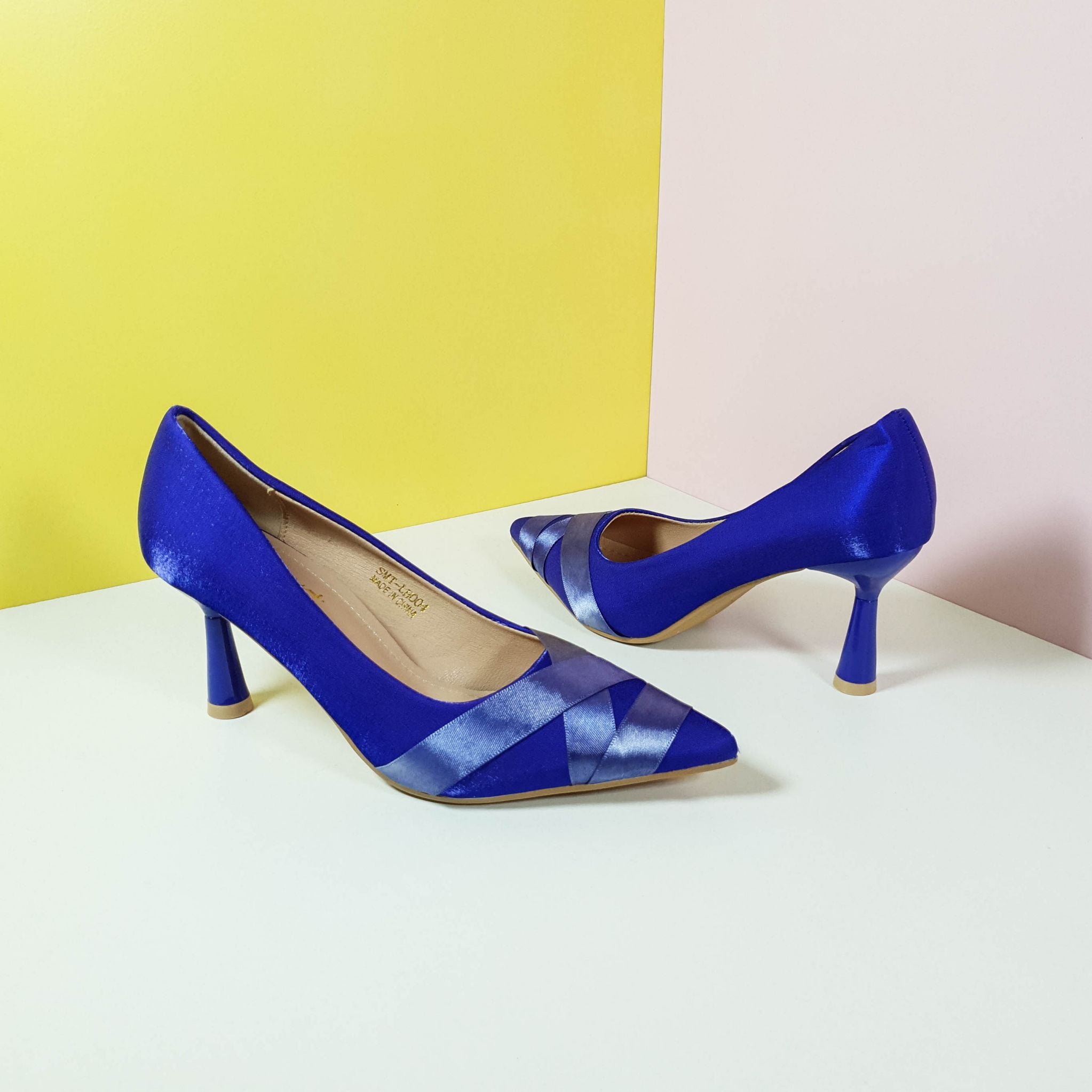 Royal blue clearance kitten heels