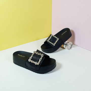 Chunky Sole Buckle Women Slippers Black - toastitoes 