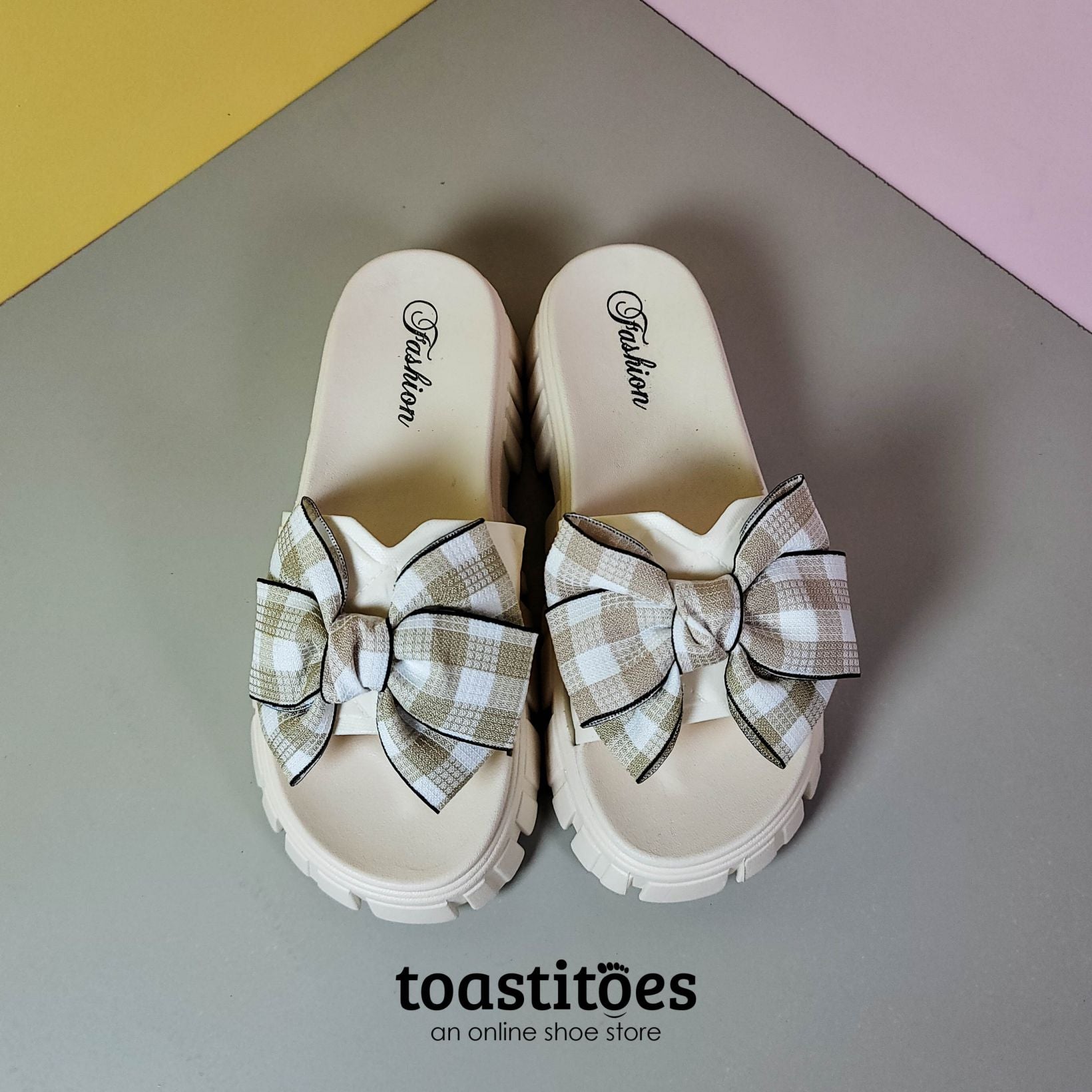 Thick Sole Checkered Women Slippers Beige - toastitoes 