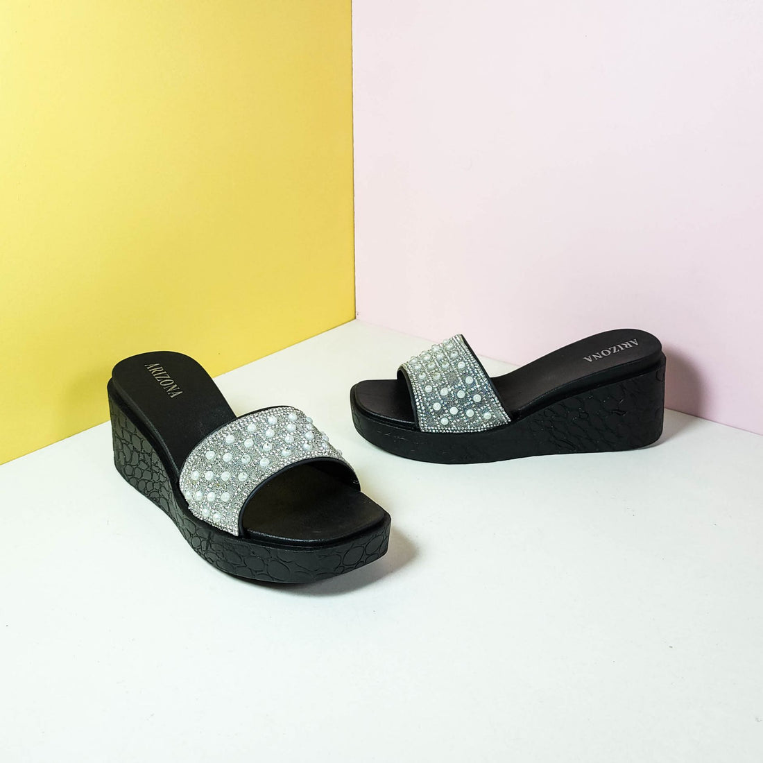 Chunky Sole Fancy Slippers Black - toastitoes 