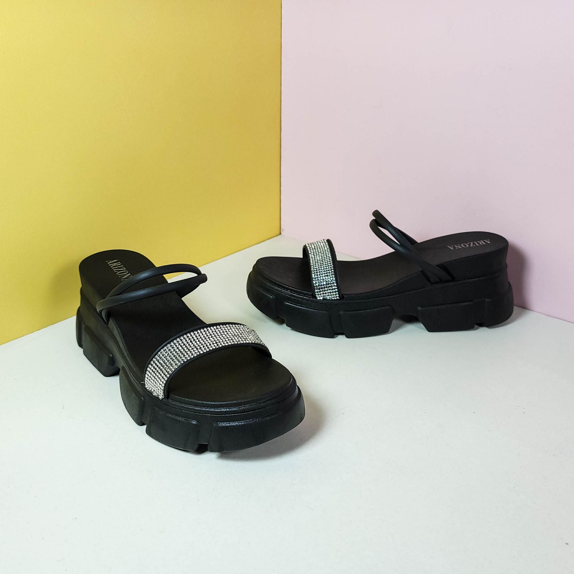 Chunky Sole Band Sandals/Slippers Black - toastitoes 