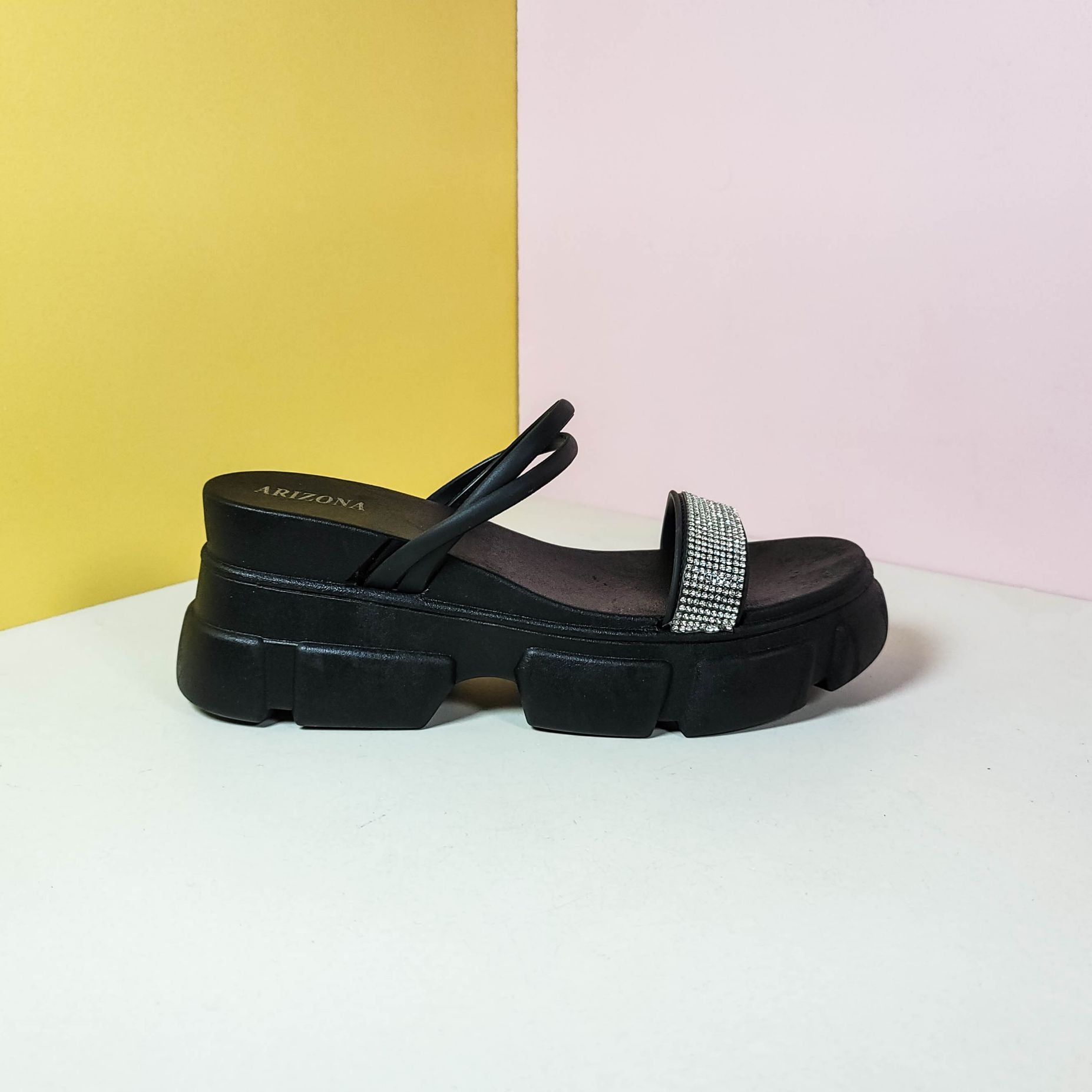 Chunky Sole Band Sandals/Slippers Black - toastitoes 