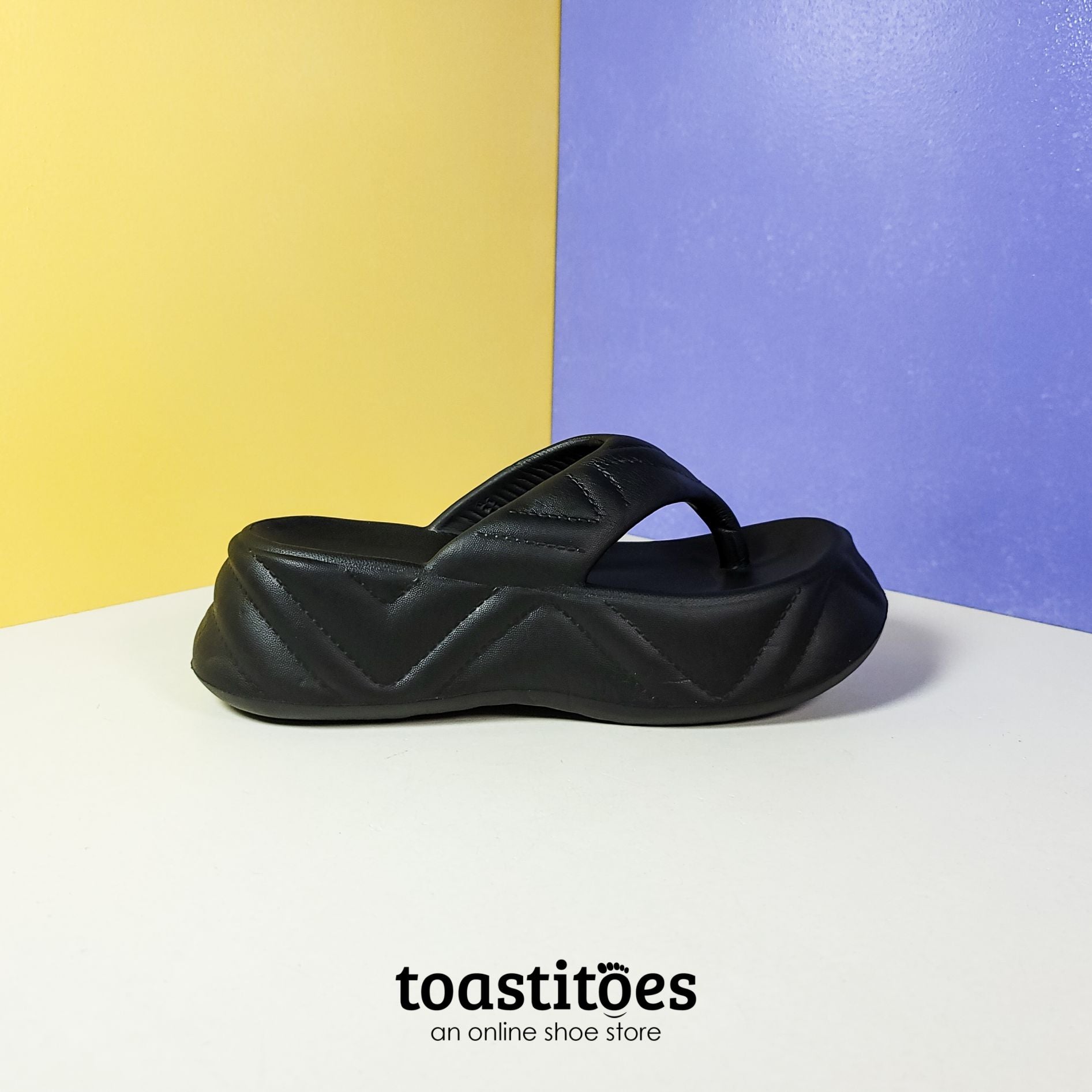 Eva Chunky Sole Thong Slippers Black - toastitoes 