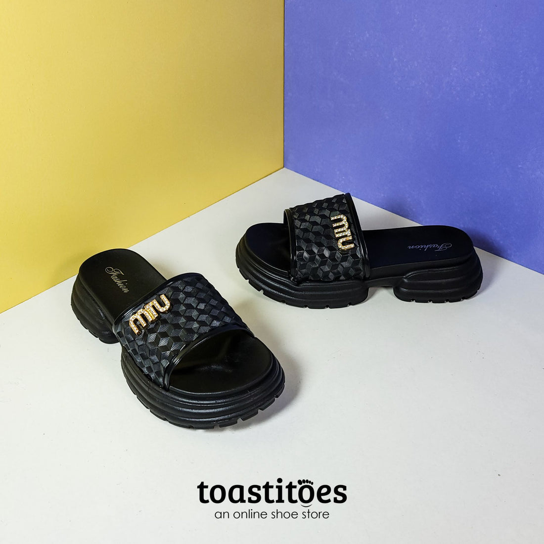 Wide Sole Women Slippers Black - toastitoes 